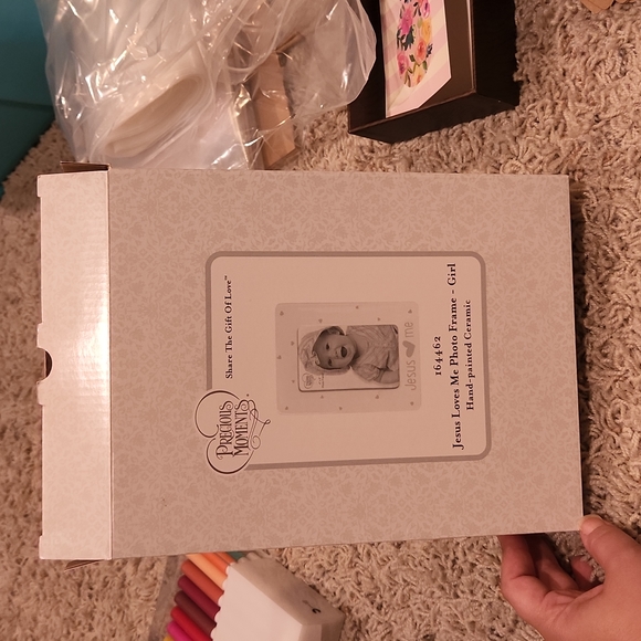 NIB Picture Frame - Picture 2 of 6
